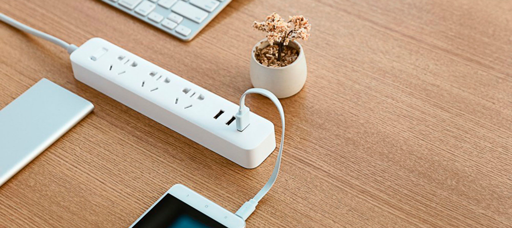Xiaomi Mi Power Strip 3 Sockets White оснащено 3 USB портами